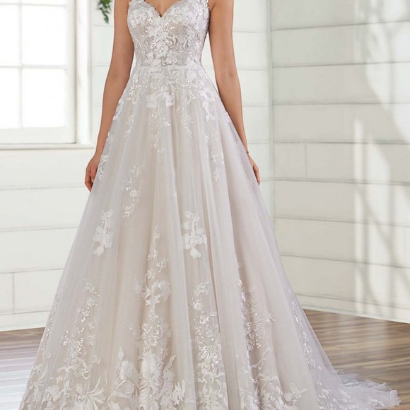 Essense of Australia D3032 - Picture 7 of 8